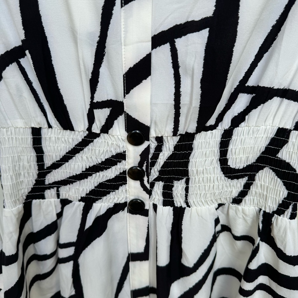 Orchid Haze. Black/White,abstract design Shirt, long sleeves.Smock work … - Picture 3 of 9